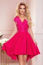 300-6 PATRICIA - sukienka z dłuższym tyłem i koronkowym dekoltem - MALINOWA-1