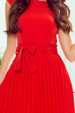 311-1 LILA Plisowana sukienka z krótkim rękawkiem - CZERWONA-5