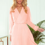 313-2 ISABELLE Plisowana sukienka z dekoltem i długim rękawkiem - BRZOSKWINIA-1