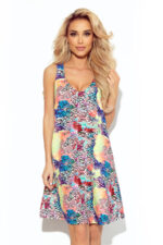 377-3 Trapezowa sukienka z dekoltem - kolorowy wzór-7