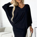 402-5 Sukienka nietoperz z dekoltem - czarna z brokatem-1