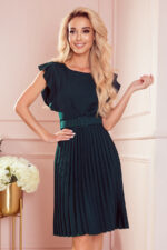 396-3 LAYLA Plisowana sukienka z paskiem - ZIELEŃ BUTELKOWA-1