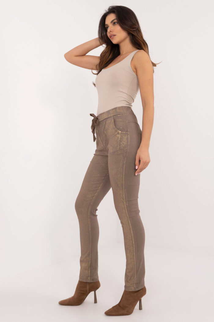 Spodnie Damskie Model DHJ-SP-21258.32 Dark Beige - Italy Moda -2