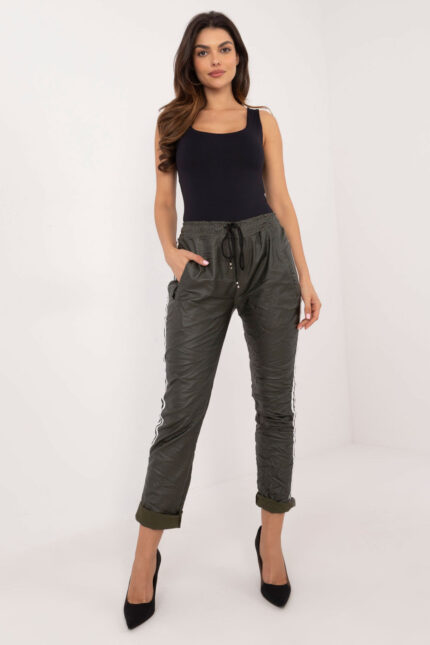 Spodnie Damskie Model DHJ-SP-21557.35 Khaki - Italy Moda -1