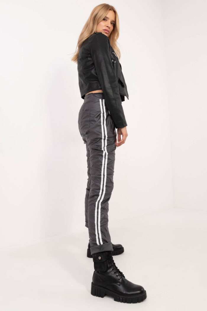 Spodnie Damskie Model DHJ-SP-21557.35 Grafit - Italy Moda -4