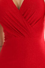 379-5 BOYKA Dopasowana sukienka z kopertowym dekoltem - CZERWONA z brokatem-5