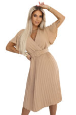 607-2 LYRA plisowana sukienka midi z kopertowym dekoltem i szerokim paskiem - KARMELOWA-6