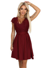 242-5 ANNA Koronkowa sukienka z dekoltem i rozkloszowaną spódnicą - bordowa-7