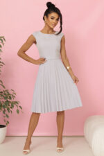 311-20 LILA Plisowana sukienka z krótkim rękawkiem i paskiem - SZARA-4