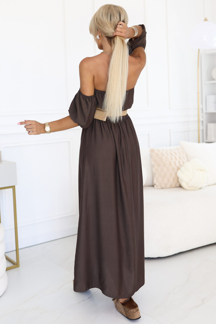 614-1 Sukienka maxi w stylu boho z odkrytymi ramionami i paskiem - CZEKOLADOWA-3