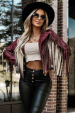 624-2 Krótka kurtka z frędzlami z miękkiej eco skóry - bordowa-2