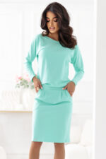 189-12 Dresowa sukienka z długim rękawem i kieszeniami - wygodny fason z dekoltem na plecach - MIĘTA-7