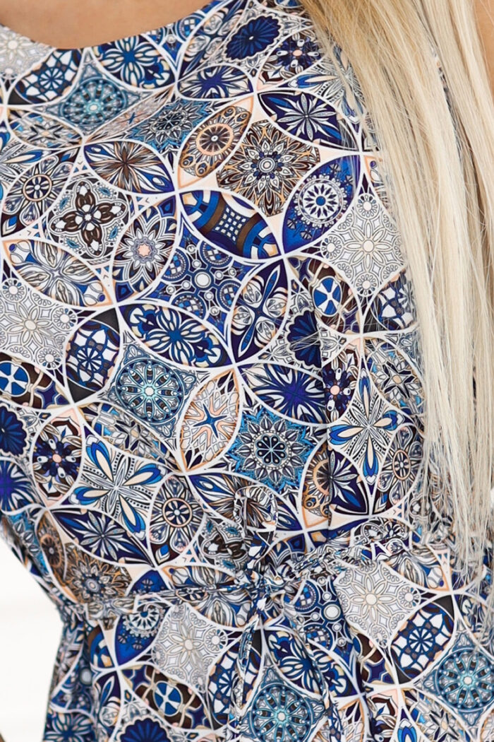296-13 VICTORIA Trapezowa sukienka boho z printem w stylu śródziemnomorskim - niebieska-6