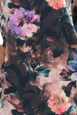 40-18 JOLA Oversize’owa sukienka z kieszeniami - czekoladowy odcień z kwiatowym wzorem-9