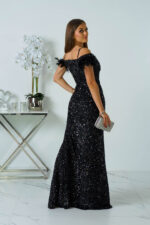 cekinowa sukienka hiszpanka maxi z piórami czarna - obrazek 3