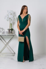 Zielona dopasowana długa sukienka z koralikami na ramionach