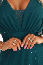 654-1 Długa połyskująca sukienka plus size z dekoltem i transparentnym rękawkiem - zieleń butelkowa-12