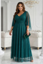 655-2 Długa połyskująca w świetle suknia z dekoltem i transparentnym rękawkiem - szmaragdowa zieleń-8