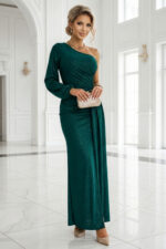 658-2 Połyskująca brokatowa sukienka maxi na jedno ramię z asymetrycznym rękawem i rozcięciem - butelkowa zieleń-9