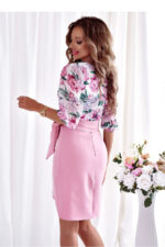 Sukienka Model Mira 000112. Kwiaty Brudny róz plus kwiaty liść zielony - With You -3