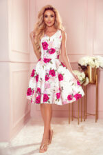 114-16 Rozkloszowana sukienka - dekolt w kształcie serca - RÓŻE-4