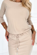 13-161 Sportowa sukienka z kieszonkami i wiązaniem - BEŻOWA-5