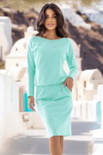 189-12 Dresowa sukienka z długim rękawem i kieszeniami - wygodny fason z dekoltem na plecach - MIĘTA-5