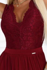 211-8 LEA długa suknia z koronkowym dekoltem i rozcięciem na nogę - bordowa-7