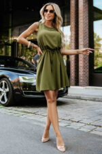 296-14 VICTORIA Trapezowa sukienka bez rękawków z wiązaniem w pasie - khaki-3