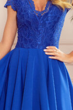 300-3 PATRICIA - sukienka z dłuższym tyłem i koronkowym dekoltem - CHABROWA-6