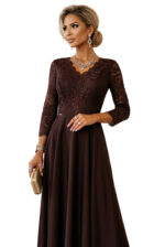 309-14 AMBER elegancka długa koronkowa suknia z dekoltem - czekolada-15