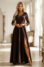 309-14 AMBER elegancka długa koronkowa suknia z dekoltem - czekolada-17