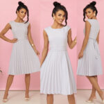 311-20 LILA Plisowana sukienka z krótkim rękawkiem i paskiem - SZARA-9