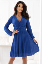 313-18 ISABELLE Elegancka plisowana sukienka z dekoltem i długim rękawkiem - chabrowa-5