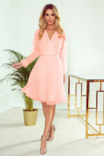 313-2 ISABELLE Plisowana sukienka z dekoltem i długim rękawkiem - BRZOSKWINIA-5