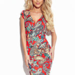 379-1 BOYKA Dopasowana sukienka z kopertowym dekoltem - CZERWONY wzór boho-1