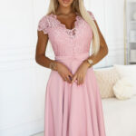 381-6 LINDA szyfonowa lekka sukienka z koronkowym dekoltem - BRUDNY RÓŻ-1