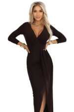 404-14 Elegancka długa sukienka z kopertowym dekoltem i rozcięciem - czekoladowy brąz-12