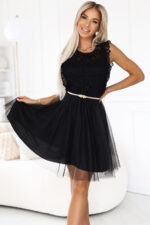 454-5 GRETA koronkowa sukienka z tiulową spódnicą i złotym paskiem - CZARNA-6