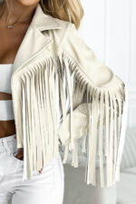 624-1 Krótka kurtka z frędzlami z miękkiej eco skóry - BEŻOWA-5