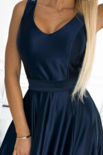 508-1 CINDY długa satynowa suknia z dekoltem i kokardą - GRANATOWA-6