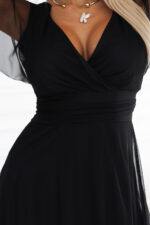 562-3 NASTIA Długa sukienka z dekoltem i krótkim rękawkiem - CZARNA-6