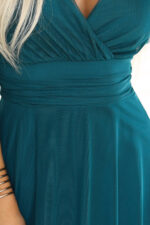 562-4 NASTIA Długa sukienka z dekoltem i krótkim rękawkiem - ZIELONA-6