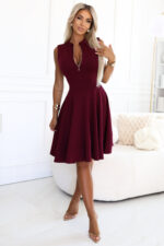 573-4 Ekskluzywna sukienka z rozkloszowanym dołem i zamkiem - bordowa-4