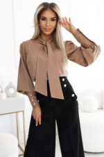 578-1 Wyjątkowa biznesowa bluzka z długim rękawkiem, wiązaniem i guzikami - kolor karmelowy - mocha mousse-4