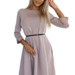 579-1 Klasyczna trapezowa sukienka z czarnym paskiem - BEŻOWA-1