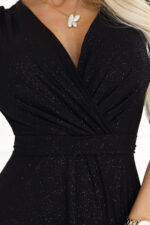 581-1 JENNIFER połyskująca długa suknia z rękawkiem i dekoltem - CZARNA Z BROKATEM-6