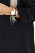 588-1 Damska klasyczna marynarka z drapowanymi rękawkami - CZARNA-5