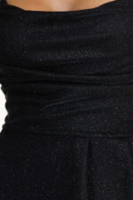 589-1 Długa sukienka z subtelnym połyskiem i gorsetowym wiązaniem na plecach - CZARNA z brokatem-6