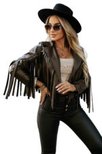 624-4 Krótka kurtka z frędzlami z miękkiej eco skóry - czekoladowa-9